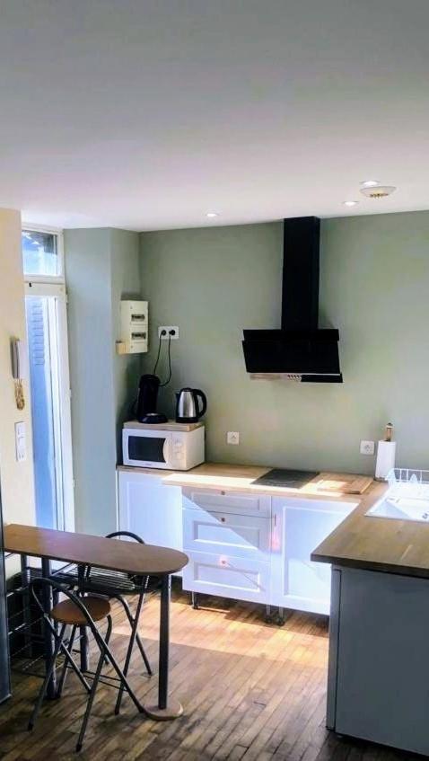 Brive Terrace: Central Gare Apartment with AC and Free Wi-Fi Exterior photo
